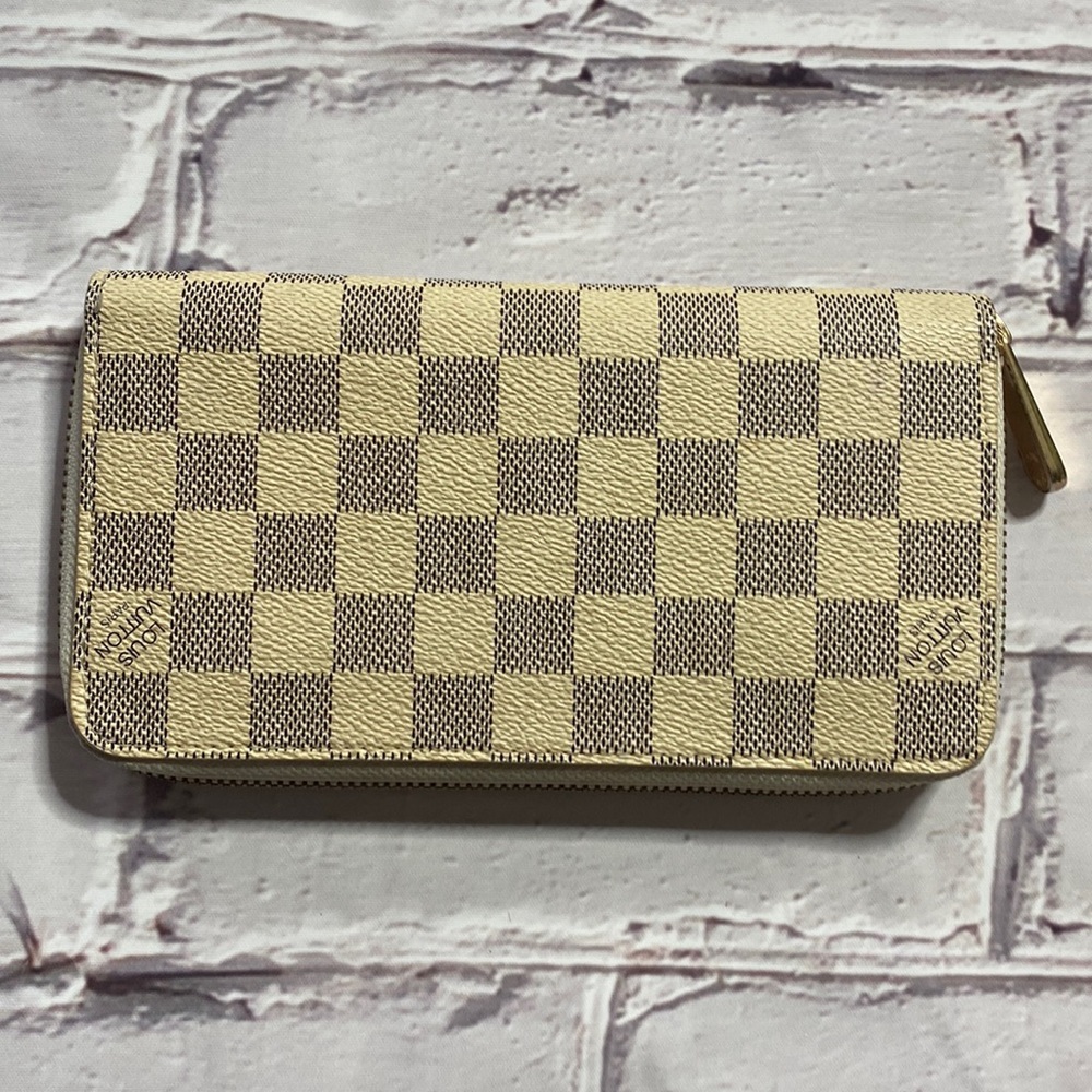 Louis Vuitton Zippy Wallet.